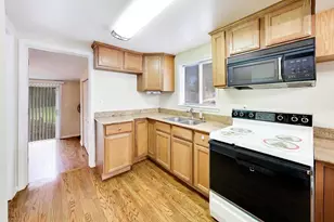 1355 Pleasant Pl, Montgomery, IL 60538 - Photo 6