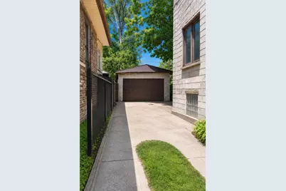 7608 S Ridgeland Avenue, Chicago, IL 60649 - Photo 8