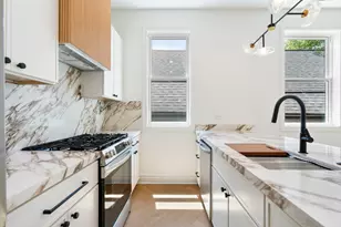 3329 N Whipple St, Chicago, IL 60618 - Photo 10