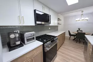 512 Redondo Dr, Downers Grove, IL 60516 - Photo 2