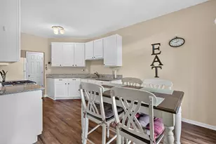1862 Wisteria Dr, Aurora, IL 60503 - Photo 10