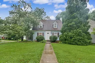 611 S James St, Champaign, IL 61821 - Photo 2