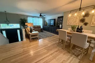 995 Reserve Dr, Elgin, IL 60124 - Photo 2