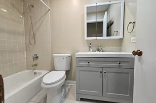 210 Redwood Ct, Vernon Hills, IL 60061 - Photo 14