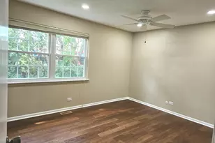 210 Redwood Ct, Vernon Hills, IL 60061 - Photo 18