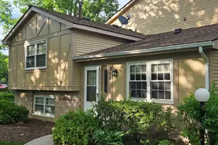 210 Redwood Ct, Vernon Hills, IL 60061 - Photo 1