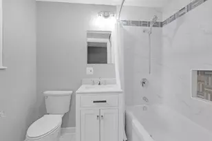 3750 N Lake Shore Dr, Chicago, IL 60613 - Photo 26