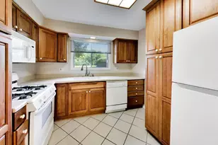 [Address not provided], Wheaton, IL 60189 - Photo 12