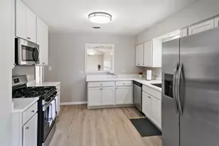 2226 Marshall Pkwy, Waukegan, IL 60085 - Photo 4