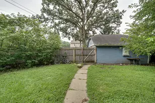 451 Marion Ave, Aurora, IL 60505 - Photo 20