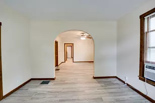 451 Marion Ave, Aurora, IL 60505 - Photo 4