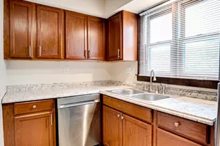 451 Marion Ave, Aurora, IL 60505 - Photo 12