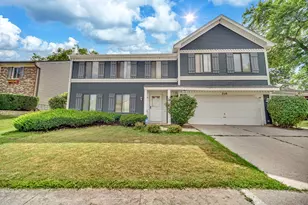 206 Albert Dr, Vernon Hills, IL 60061 - Photo 1