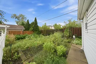 8600 Menard Ave, Burbank, IL 60459 - Photo 4