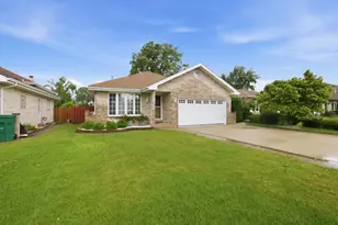 8600 Menard Ave, Burbank, IL 60459 - Photo 6