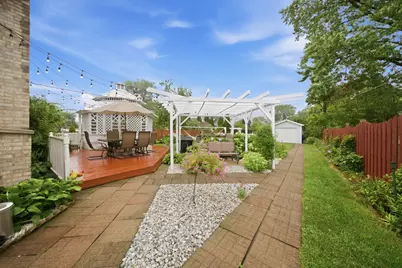 8600 Menard Avenue, Burbank, IL 60459 - Photo 2