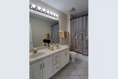 11S505 Rachael Court, Willowbrook, IL 60527 - Photo 16