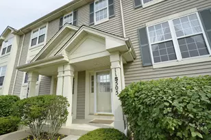 11S505 Rachael Ct, Willowbrook, IL 60527 - Photo 1