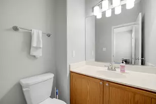 1419 Walnut Hill Ave, Saint Charles, IL 60174 - Photo 10