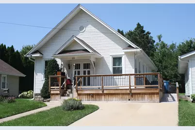221 W Morgan Street, Dixon, IL 61021 - Photo 2
