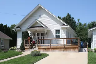 221 W Morgan St, Dixon, IL 61021 - Photo 2