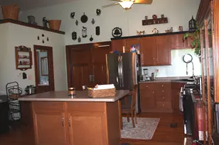221 W Morgan St, Dixon, IL 61021 - Photo 6