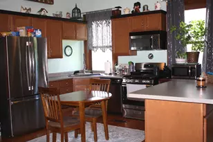 221 W Morgan St, Dixon, IL 61021 - Photo 4
