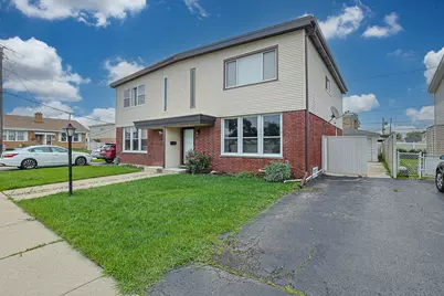 9389 Hamlin Avenue, Des Plaines, IL 60016 - Photo 2