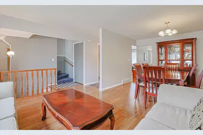 9389 Hamlin Avenue, Des Plaines, IL 60016 - Photo 4