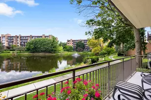 701 Lake Hinsdale Dr, Willowbrook, IL 60527 - Photo 2
