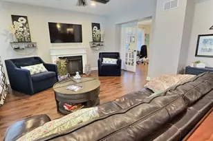10711 S Artesian Ave, Chicago, IL 60655 - Photo 2