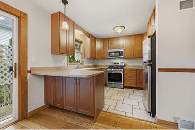 27W440 Central Avenue, Warrenville, IL 60555 - Photo 8