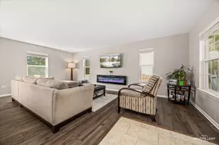 1817 Thornapple Way, Aurora, IL 60504 - Photo 4