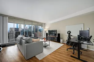 300 N State St, Chicago, IL 60654 - Photo 2