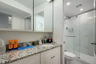 300 N State St, Chicago, IL 60654 - Photo 10