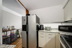 300 N State St, Chicago, IL 60654 - Photo 8