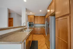 5568 Cambridge Way, Hanover Park, IL 60133 - Photo 10