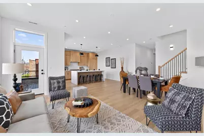 1347 W Grand Avenue #4N, Chicago, IL 60642 - Photo 2