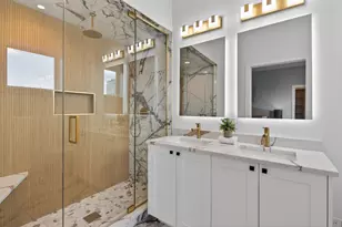 1347 W Grand Ave, Chicago, IL 60642 - Photo 14