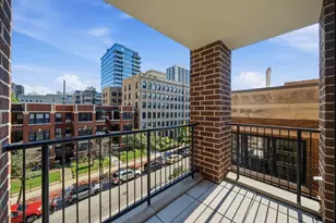 434 W Melrose St, Chicago, IL 60657 - Photo 4