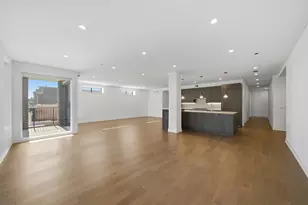 434 W Melrose St, Chicago, IL 60657 - Photo 2