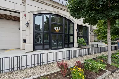 434 W Melrose Street #401, Chicago, IL 60657 - Photo 1