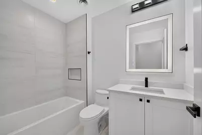 1347 W Grand Avenue #2N, Chicago, IL 60642 - Photo 20