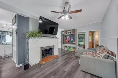 909 Pershing Drive, Wauconda, IL 60084 - Photo 4