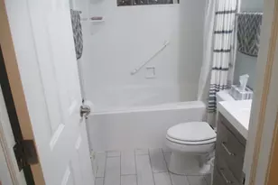 23W554 Burdette Ave, Carol Stream, IL 60188 - Photo 20