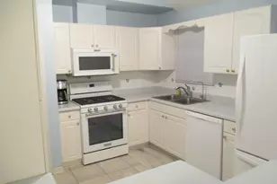 23W554 Burdette Ave, Carol Stream, IL 60188 - Photo 4