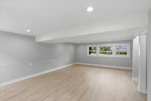 37 E Weathersfield Way, Schaumburg, IL 60193 - Photo 18