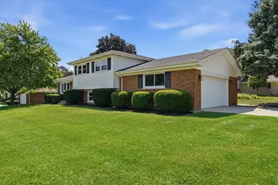 37 E Weathersfield Way, Schaumburg, IL 60193 - Photo 4