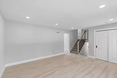 37 E Weathersfield Way, Schaumburg, IL 60193 - Photo 24