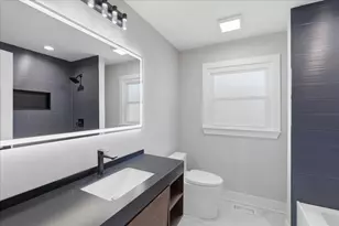 37 E Weathersfield Way, Schaumburg, IL 60193 - Photo 6